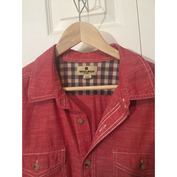 WOOLRICH Button Shirt ~‎ Men XL Red Short Sleeve Chambray Cotton Work Wear - Picture 3 of 6